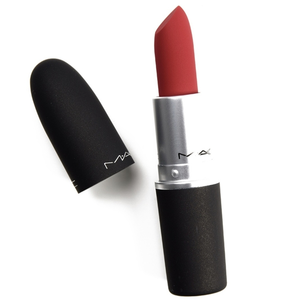 BNIB MAC Werk, Werk, Werk Powder Kiss Lipstick